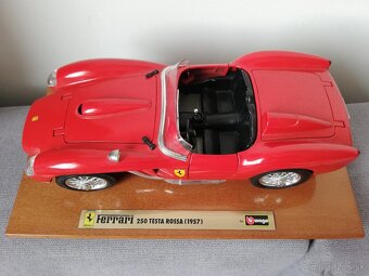 1:18 FERRARI 250 testarossa 1957  podstavec - 5
