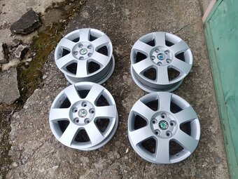 Predam elektrony 5x112r15 skoda - 5