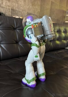BUZZ LIGHTYEAR - 5