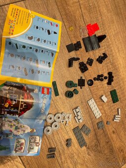 LEGO Creator 31015 – Emerald Express (3v1 vlak) - 5