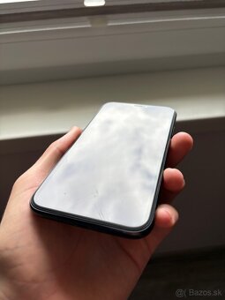 iPhone XR - 5