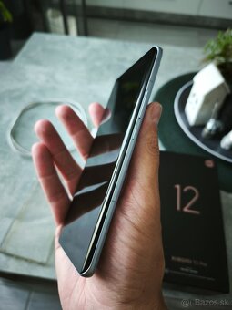 Predám Xiaomi 12 Pro 5G 12GB RAM 256 GB Pamäť - 5