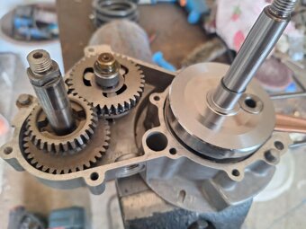 Predám Motor Babetta 210 - 5