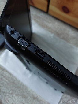 Predám mini notebook Asus EeePC 1011PX - 5