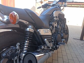 Yamaha V-max 1200 - 5