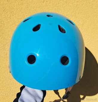 3 cyklistické prilby - dievčenské - 5