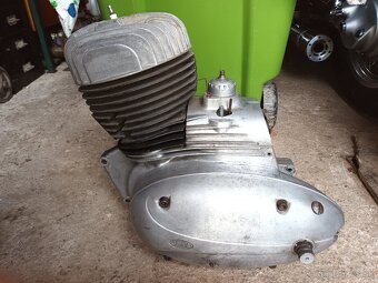 Motor jawa 250/559 - 5