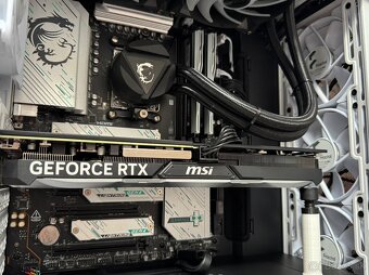 Ryzen 7 7800X3D\32GB\RTX 4070\SSD\850W Zdroj - 5