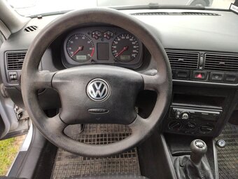Golf 4 1.4 16V 55kW 244 661 km - 5