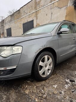 Rozpredám passat b6 2.0 tdi m6 combi sivy - 5