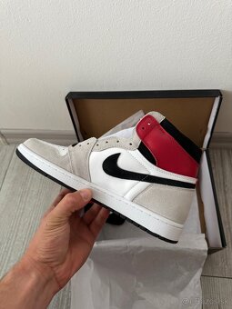 Air Jordan 1 Retro High OG "Light Smoke Grey" - 5