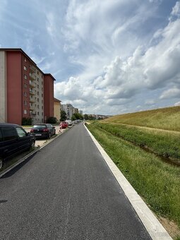 Na predaj 2+1 izbový byt, Sihoť - Armádna ul.Trenčín, balkón - 5