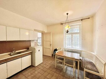 ZĽAVNENÉ • Na predaj rodinná vila s garážou a pozemkom - 5