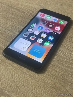 iPhone 8 Plus / 256GB Black prasknutý displej - 5