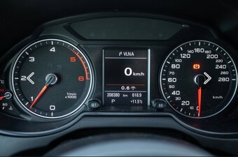Audi Q5 2.0 TDI S tronic S-Line - 5
