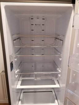 monoklimatická chladnička SAMSUNG RR35H6165SS/EO - 5