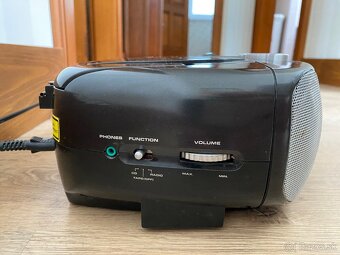 Rádio magnetofon s CD prehrávačom TECHNIKA - 5