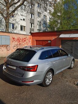 Predám Škodu Superb combi 2.0 TDI Style - 5