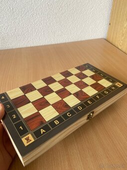 Kvalitná hracia súprava dámy, šachu a backgammonu - 5