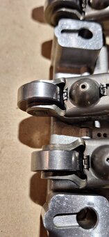 Držiak vahadiel s váhadlami ventilov - 5