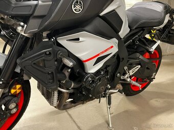 Yamaha MT10 - 5