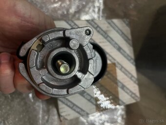 Fiat Croma/Doblo-napinacia kladka alternatora - 5