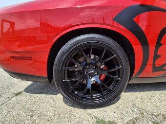 Dodge challenger 6.2hellcat srt - 5