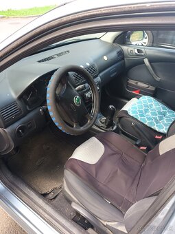 Predám škodu octavia 1.9 tdi - 5