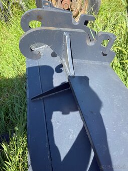 Lyžica na minibager KUBOTA - 5