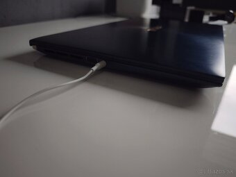ASUS Zenbook UX534F - 5