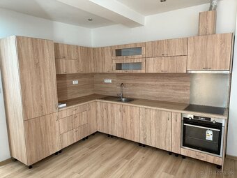 3 IZBOVÝ BYT NA PRENÁJOM 85m2 - 5