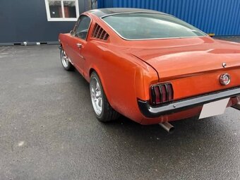Ford Mustang Fastback z roku 1966 - 5