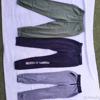 3 dievčenské teplaky veľ. XS/34 - 5