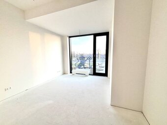 Na PREDAJ | 3izb. veľkometrážny ateliér | Prístavná ulica - 5