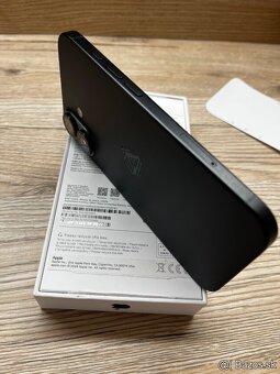 Apple iPhone 16 black 128gb - 5