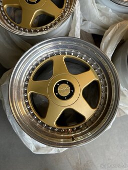 OZ FUTURA R18 5x130 - 5