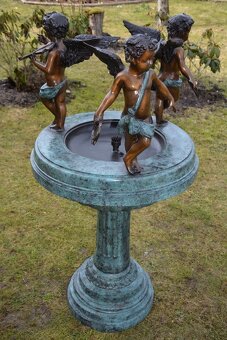 Zámecká bronzová fontána s amorky - 5