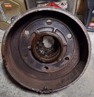 Kolesá 5t vlečka - 5