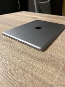 9.7” tablet iPad 5.generacia 128GB Space Gray TOP stav - 5