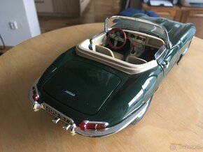 Bburago Jaguar E - Type cabrio, 1961 - 1:18 - 5