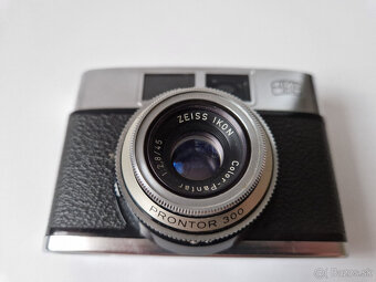 Starý německý fotoaparát Zeiss Ikon Contina J Pantar 2.8 - 5