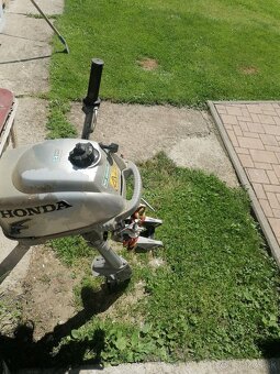 Motor na čln 2.3 honda - 5