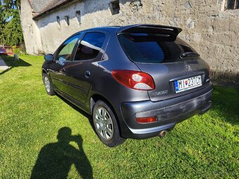 peugeot 206+ 1,4 55kw - 5