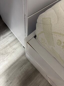 postel + stôl + stolička grátis - 5