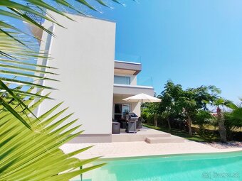 CHORVÁTSKO - Atraktívna vila s bazénom 70m od mora-PRIVLAKA - 5