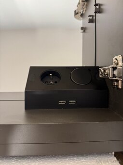 Predám novú Zrkadlovú skriňu Eden LED 45° s LED osvetlením - 5