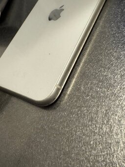 Apple iPhone 11 64GB - 5