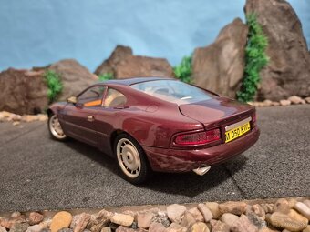 Prodám model 1:18 Aston Martin DB7 - 5