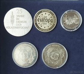 Zbierka medailí a VÝROČNÉ dvojeurových mincí + žetóny - 5