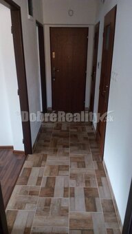 Pútavý 3 izbový byt po kompletnej rekonštrukcii v Lehote - 5